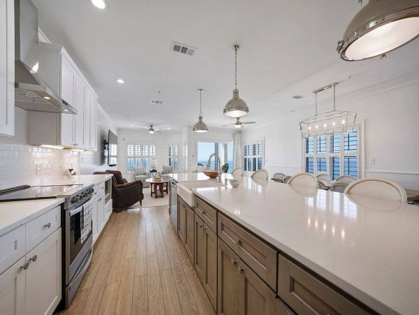 Luxury Beachfront Condo In Destin