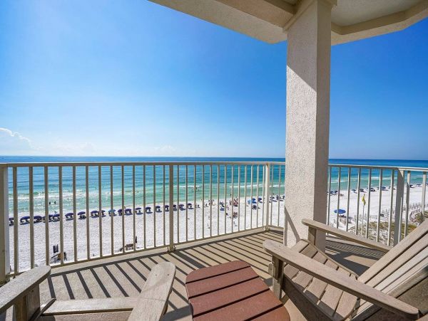 Luxury Beachfront Condo In Destin