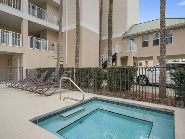 Luxury Beachfront Condo In Destin