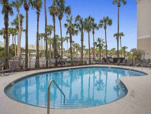 Luxury Beachfront Condo In Destin