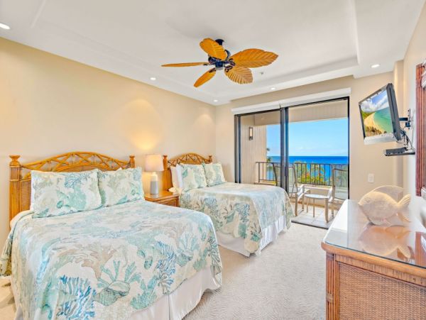 Luxurious Kaanapali Beachfront Condo with Ocean Views