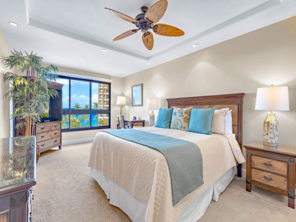 Luxurious Kaanapali Beachfront Condo with Ocean Views