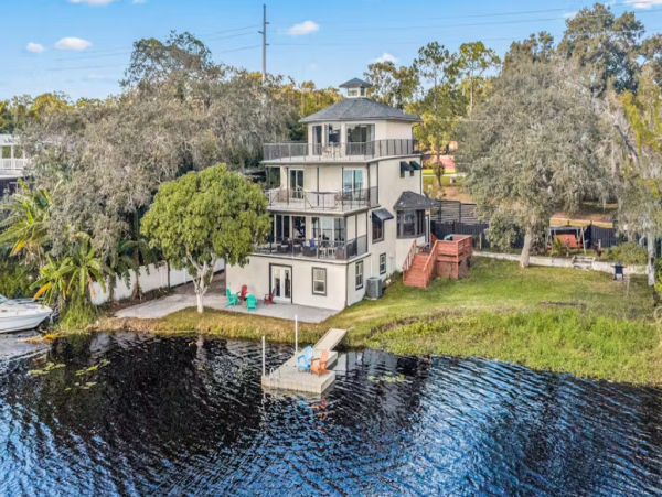 Beautiful Tampa Seven Bedroom Vacation Rental with River Views