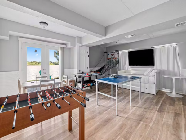 Beautiful Tampa Seven Bedroom Vacation Rental with River Views