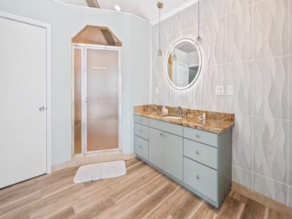 Beautiful Tampa Seven Bedroom Vacation Rental with River Views
