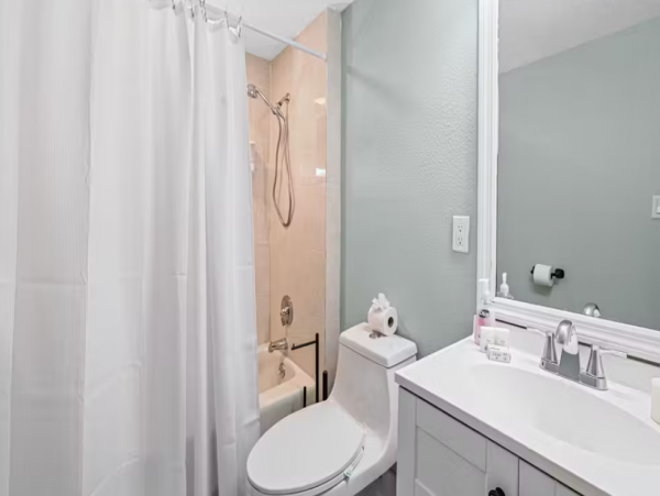 Beautiful Tampa Seven Bedroom Vacation Rental with River Views