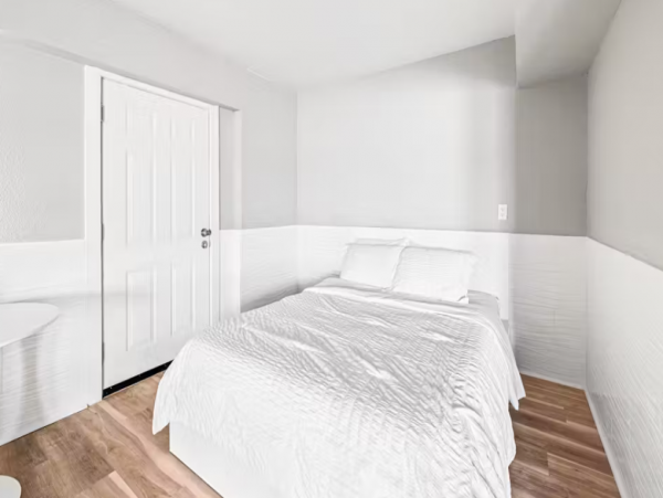 Beautiful Tampa Seven Bedroom Vacation Rental with River Views