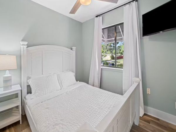 Beautiful Tampa Seven Bedroom Vacation Rental with River Views