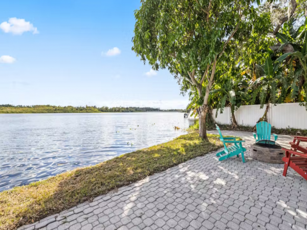 Beautiful Tampa Seven Bedroom Vacation Rental with River Views