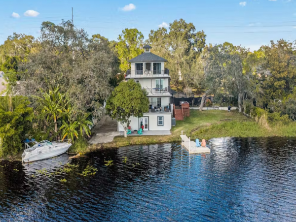 Beautiful Tampa Seven Bedroom Vacation Rental with River Views