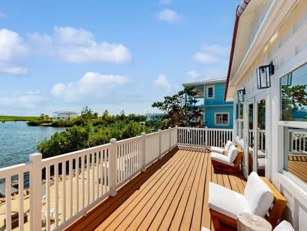 Waterfront Key Largo Gem with Pool and Fishing Pier