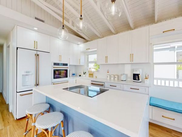 Waterfront Key Largo Gem with Pool and Fishing Pier