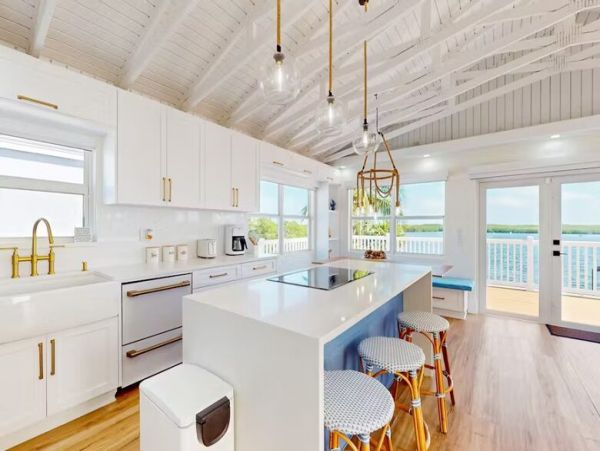 Waterfront Key Largo Gem with Pool and Fishing Pier