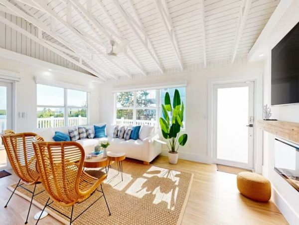 Waterfront Key Largo Gem with Pool and Fishing Pier