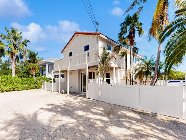 Waterfront Key Largo Gem with Pool and Fishing Pier