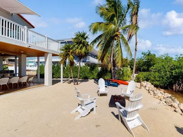 Waterfront Key Largo Gem with Pool and Fishing Pier