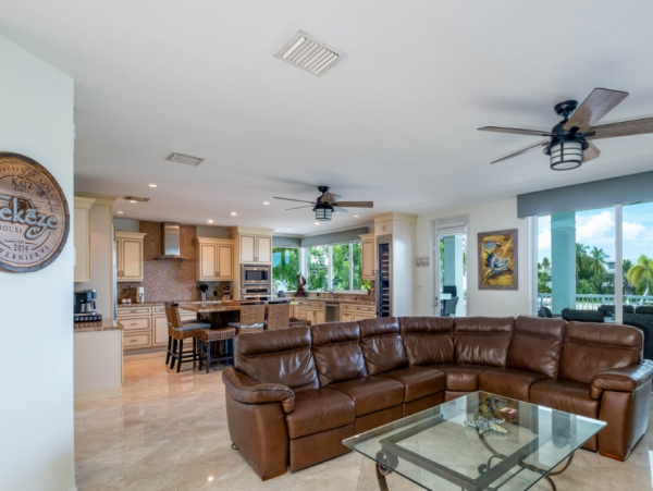 Canal Vacation Home with 5 Bedrooms in Tavernier
