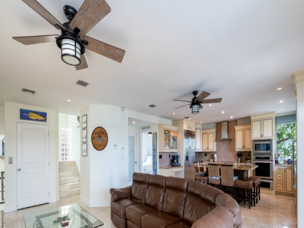 Canal Vacation Home with 5 Bedrooms in Tavernier