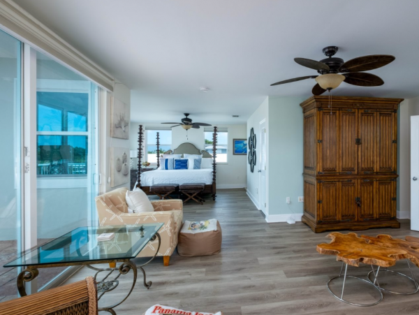 Canal Vacation Home with 5 Bedrooms in Tavernier