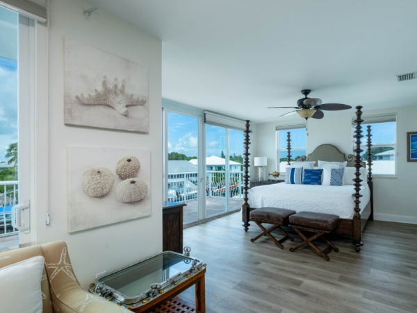 Canal Vacation Home with 5 Bedrooms in Tavernier
