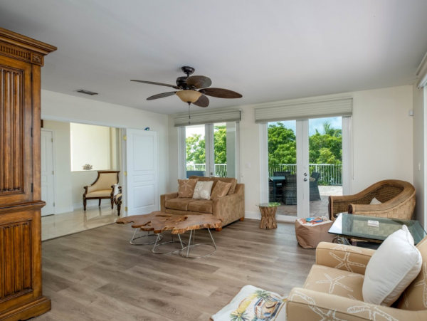 Canal Vacation Home with 5 Bedrooms in Tavernier