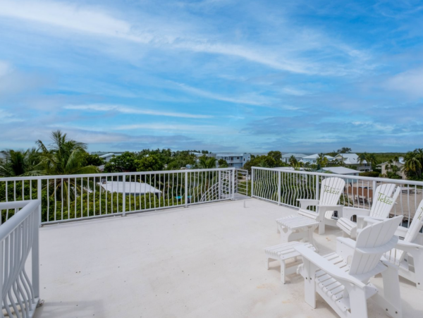 Canal Vacation Home with 5 Bedrooms in Tavernier