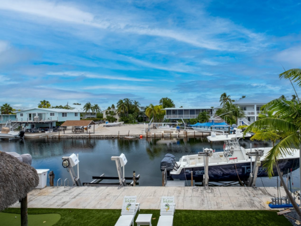 Canal Vacation Home with 5 Bedrooms in Tavernier
