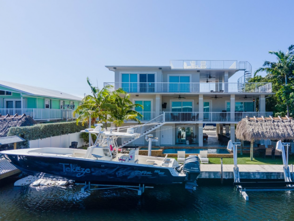 Canal Vacation Home with 5 Bedrooms in Tavernier