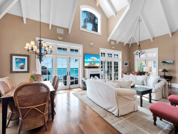 Beachfront Escape with 4 Bedroom, Private Pool & Dock