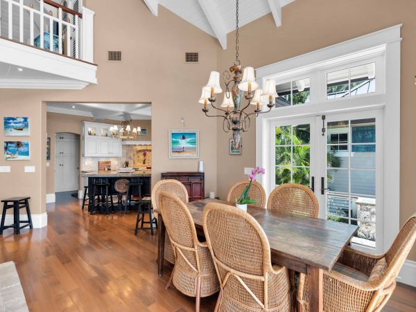 Beachfront Escape with 4 Bedroom, Private Pool & Dock