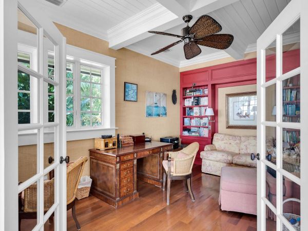 Beachfront Escape with 4 Bedroom, Private Pool & Dock
