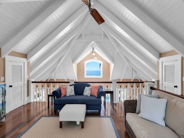 Beachfront Escape with 4 Bedroom, Private Pool & Dock