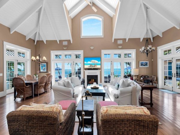Beachfront Escape with 4 Bedroom, Private Pool & Dock