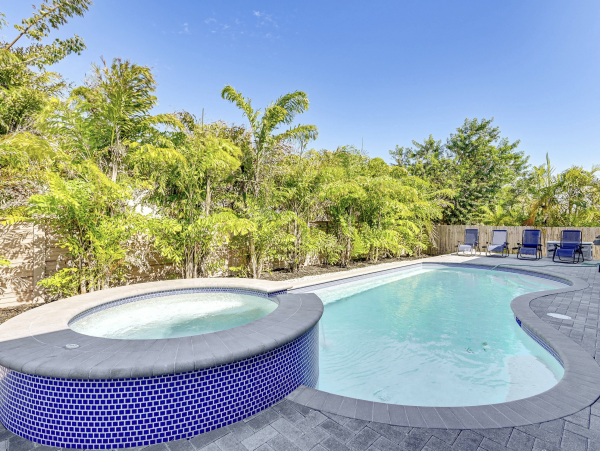 Dreamy Pool Home Marco with Amazing Furnishings & Hot Tub