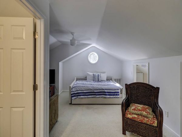 Wonderful Home with 6 Bedrooms Steps to the Beach