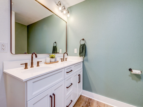 Luxury 5-Bed Bradenton Rental with Pool and Boat Dock