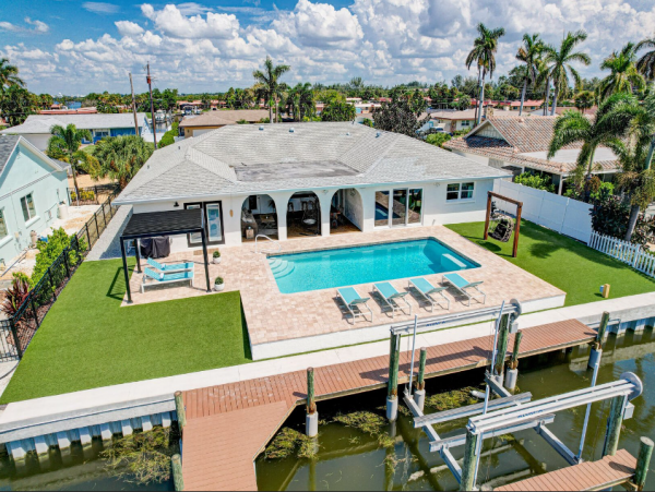 Luxury 5-Bed Bradenton Rental with Pool and Boat Dock