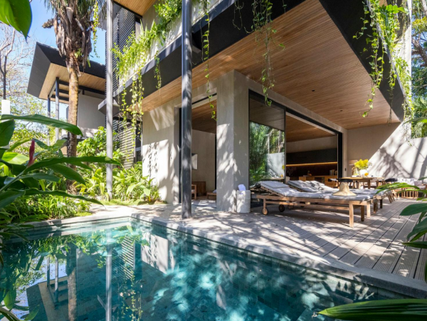 Luxury Vacation Rental with 3 Bedrooms & Short Walk to Beach