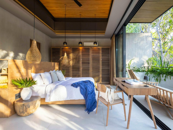 Luxury Vacation Rental with 3 Bedrooms & Short Walk to Beach