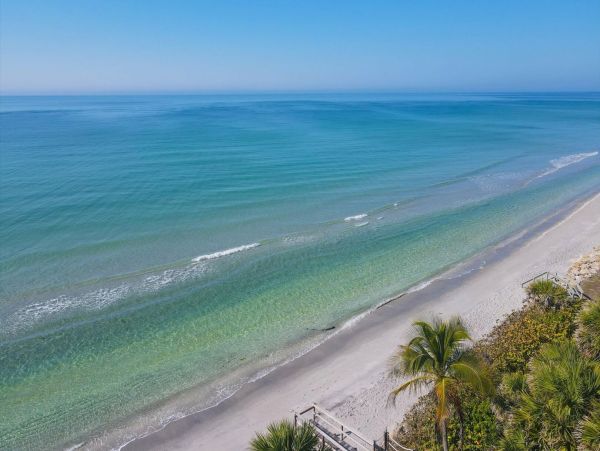 Cozy Vacation Rental Located on the Beach