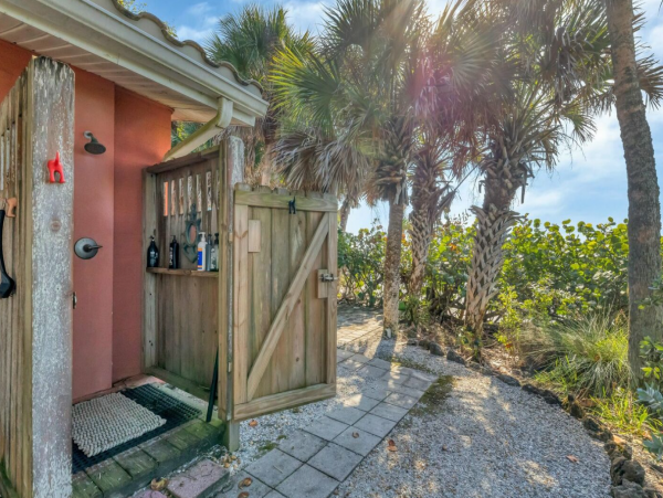 Cozy Vacation Rental Located on the Beach