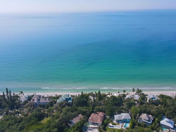 Cozy Vacation Rental Located on the Beach