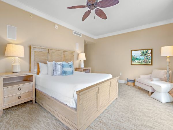 Lahaina Paradise: 8-Bed Oceanfront Rental