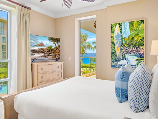 Lahaina Paradise: 8-Bed Oceanfront Rental