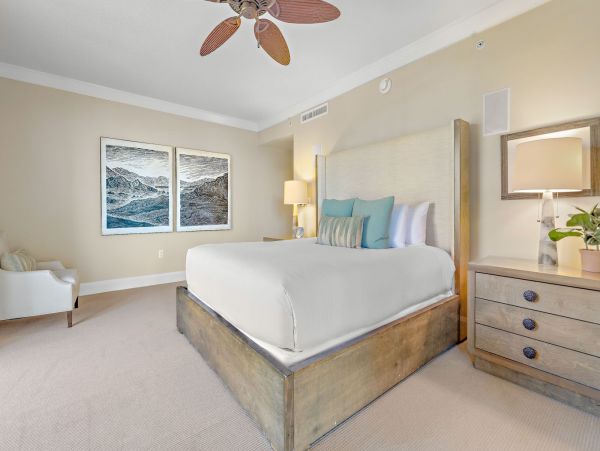 Lahaina Paradise: 8-Bed Oceanfront Rental