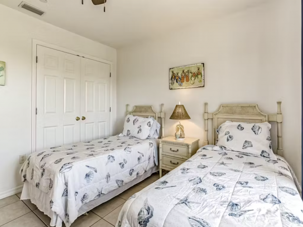 Great for Large Groups 2 Spacious Duplexes in Beautiful Englewood Fl