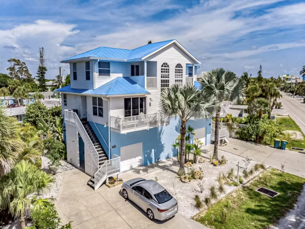 Great for Large Groups 2 Spacious Duplexes in Beautiful Englewood Fl