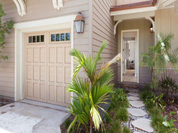 Exquisite Vacation Rental with 2 Bedrooms & Great Amenities