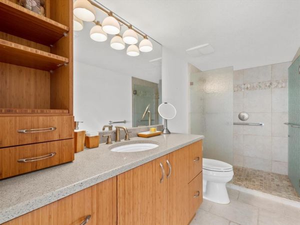 Lovely Vacation Rental in Siesta Key with Ocean Views