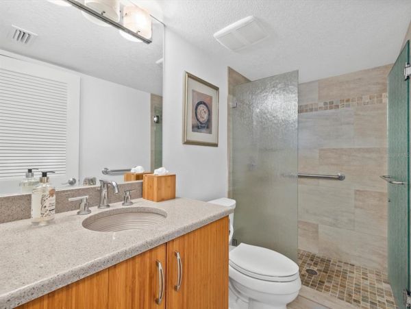 Lovely Vacation Rental in Siesta Key with Ocean Views